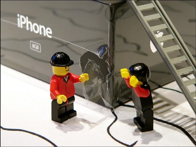 Lego Men iPhone unboxing