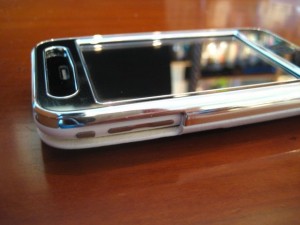 iSkin Enigma for iPhone 3GS1